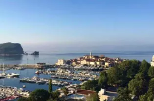 Квартира с одной спальней в Будве