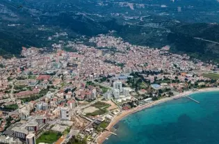 Квартира с двумя спальнями в Будве