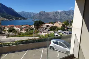 Квартира с тремя спальнями в Доброте