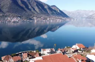 Новая квартира с двумя спальнями в Доброте