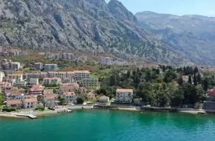 Квартира с тремя спальнями в Доброте