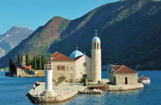 Квартира с двумя спальнями в Петроваце