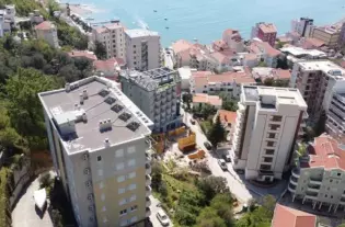 Квартира с тремя спальнями в Рафаиловичи