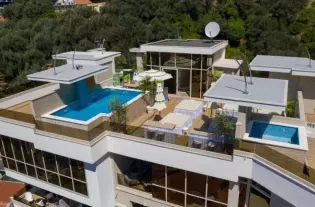 Квартира с тремя спальнями в Рафаиловичи