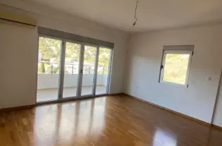 Квартира с тремя спальнями в Рафаиловичи