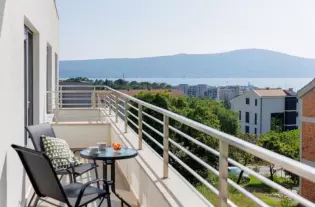 Квартира с тремя спальнями в Тивате