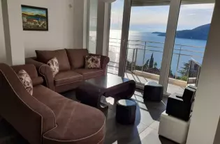 Квартира с двумя спальнями в Херцег Нови