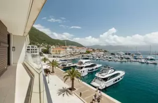 Квартира с двумя спальнями в Херцег Нови