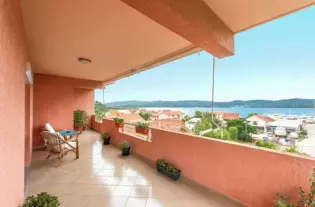 Квартира с одной спальней в Кртоле