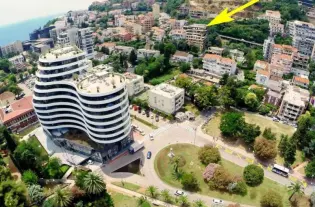 Квартира с тремя спальнями в Будве