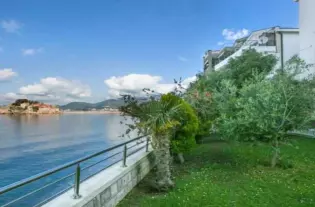 Отель на 13 номеров в Бечичи