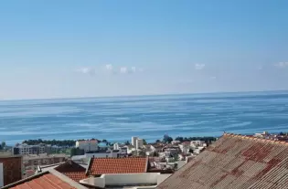 Трёх этажная вилла в Баре