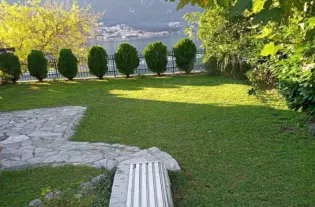 Вилла с причалом в Доброте