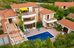 Вилла с тремя спальнями в Каваче