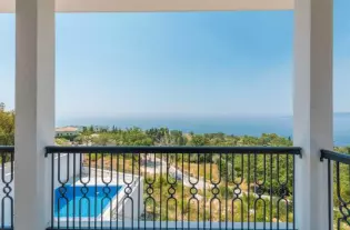 Вилла с четырьмя спальнями в Столиве