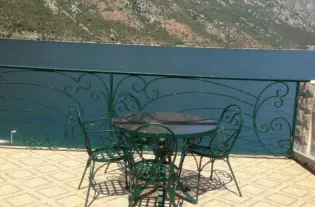 Дом с пятью спальнями в Столиве