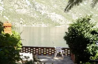 Вилла с шестью спальнями в Столиве