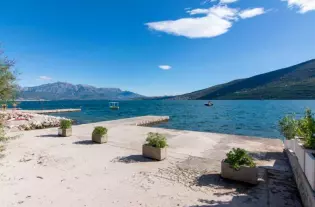 Вилла шестью спальнями в Херцег Нови