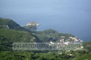 Земельный участок в Трстено