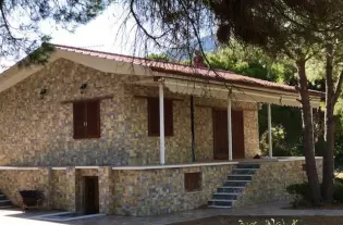Продаётся дом в Греции на берегу моря