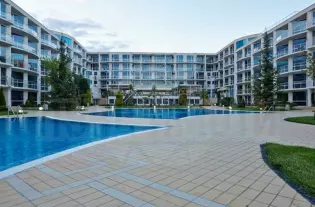 Трехкомнатная квартира с частичным видом на море в Atlantis Resort & Spa, Сарафово, Бургас