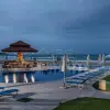 Трехкомнатная квартира с видом на море в Обзор Beach Resort