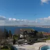 Впечатляющий особняк с видом на море в Бююкчекмедже